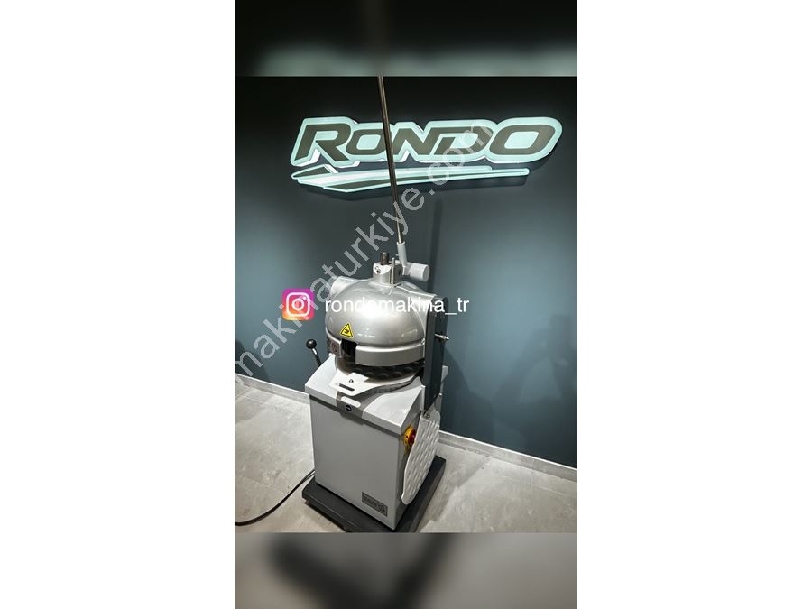 Machine à couper, peser et façonner la pâte Daub Rotomat pour hamburgers, Berliner, petits pains et production de pain