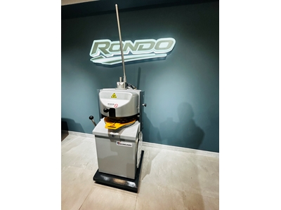 Machine à couper et à rouler la pâte Bongard Rotomat - Machine unique pour hamburgers, petits pains et pizzas - 4
