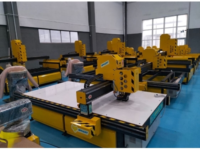 CNC Router с рабочей зоной 160x320 см - 1
