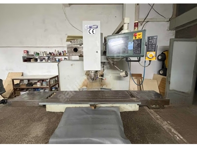 Cnc Freze Dik İşleme Tezgahı