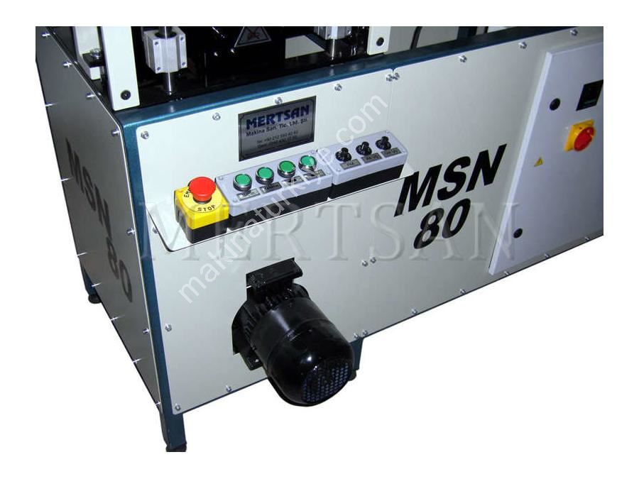 Вертикальная машина для нарезки поролоновых чашек