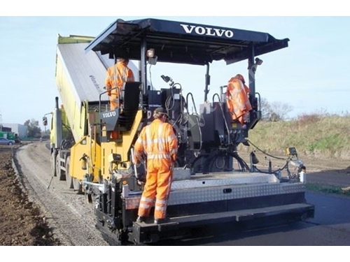 Paletli Asfalt Serici ( 8 M ) Volvo ABG 5820