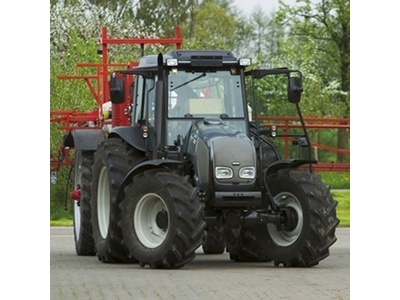 Tarla Traktörü / Valtra A95 - 1