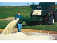 Topdresser - Extendable Type 15 Cm Grass Top Sand Spreading and Material Loading Unloading Machine - 1