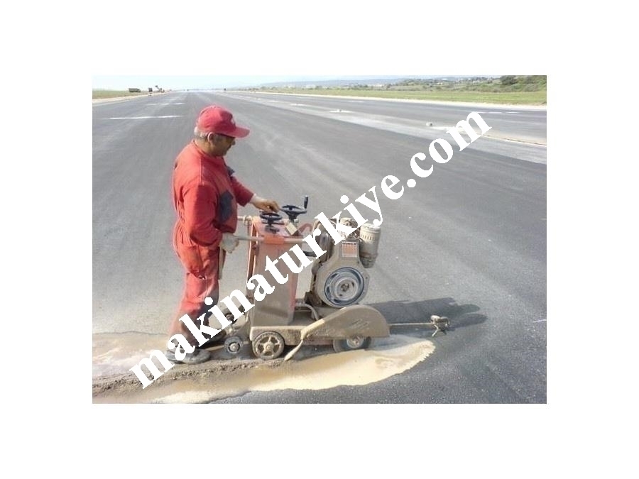 Derz Asfalt Beton Kesme Makinesi / Küçükoğlu Km 16