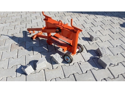 Parke Taş Kesme Makinası - 2