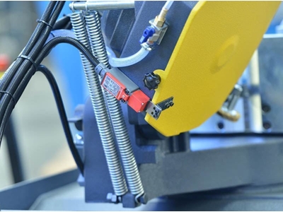 Çift Açılı Yarı Otomatik Şerit Testere Makinesi BMSY-230DG - 8