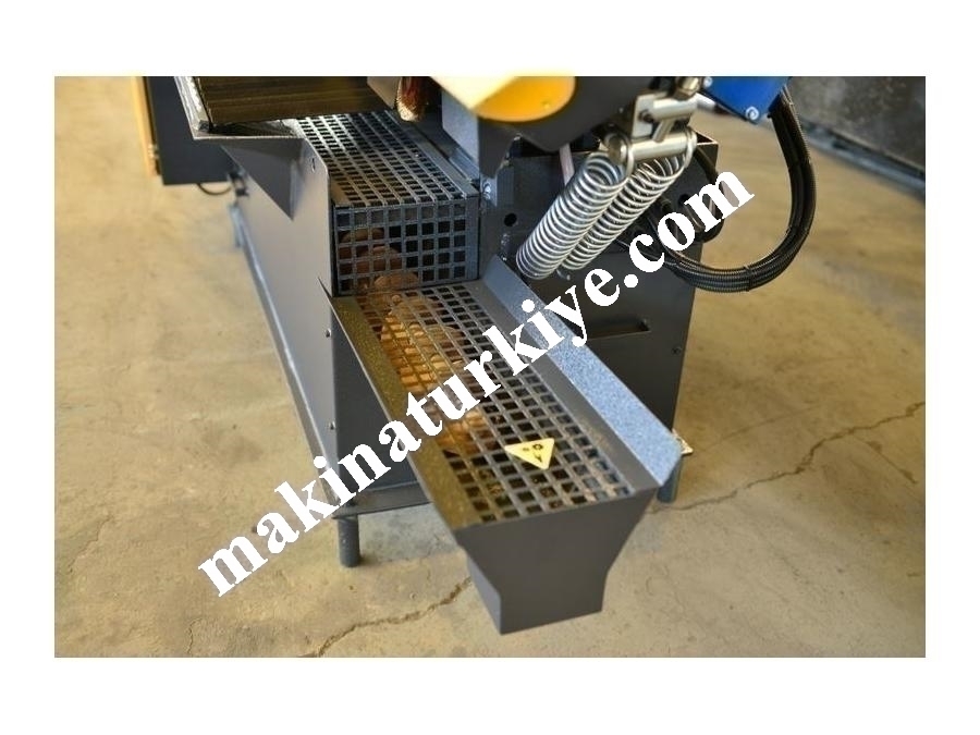 Yarı Otomatik Şerit Testere Makinesi (BMSY-320L)