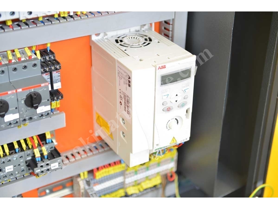 Yarı Otomatik Şerit Testere Makinesi (BMSY-280)