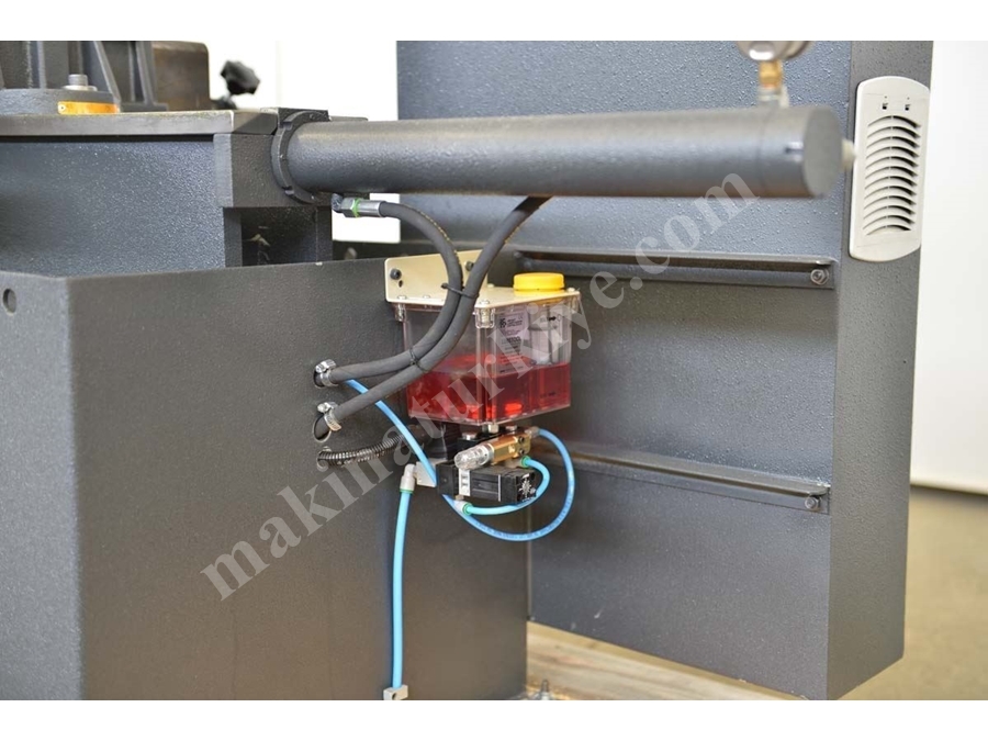 Yarı Otomatik Şerit Testere Makinesi (BMSY-280)