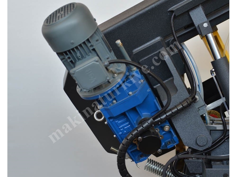 Tam Otomatik Şerit Testere Makinesi (BMSO-320)