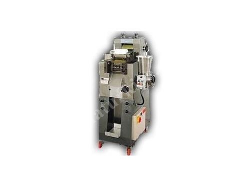 Mantı Makinası ( 60 Kg/Saat )