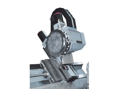 Cnc Tornalama Merkezi / Hyundai-Kia Skt 200ttsy - 1