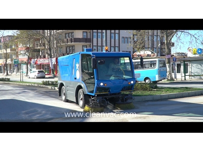 ST Binicili Zemin Yol Süpürme Aracı