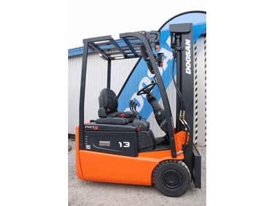 1,3 Ton Doosan Elektrikli Forklift - 0