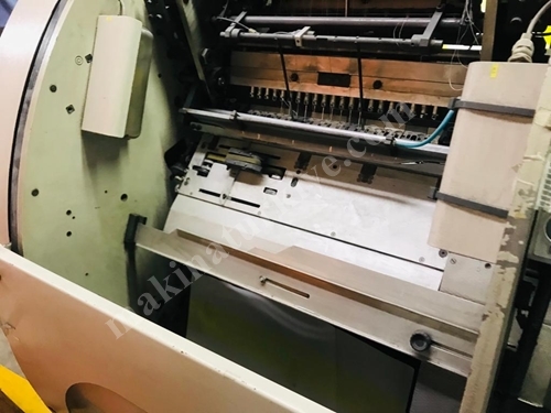 32 X 42 Cm Sewing Machine