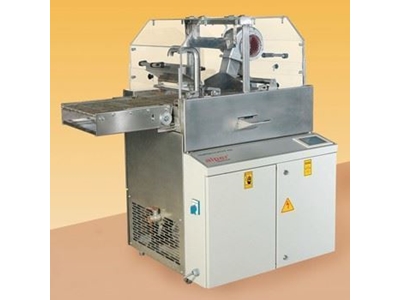 Machine d'enrobage de chocolat - 1