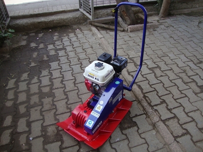 Kompaktör 2000 Kg 6.5 Hp - 1
