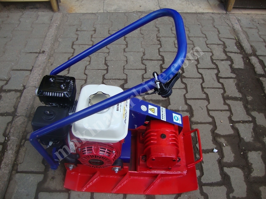 Kompaktör 2000 Kg 6.5 Hp
