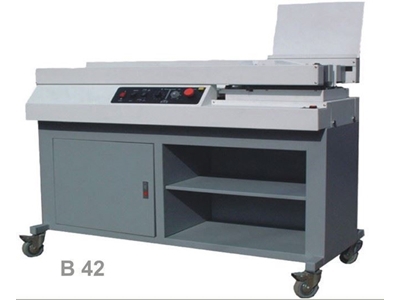 B-42 Kapak Takma Makinası Maker