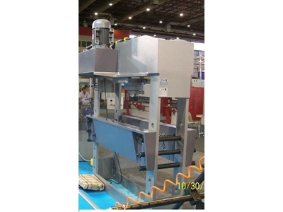 Hidrolik Pres 150 Ton 1400 Mm - 2
