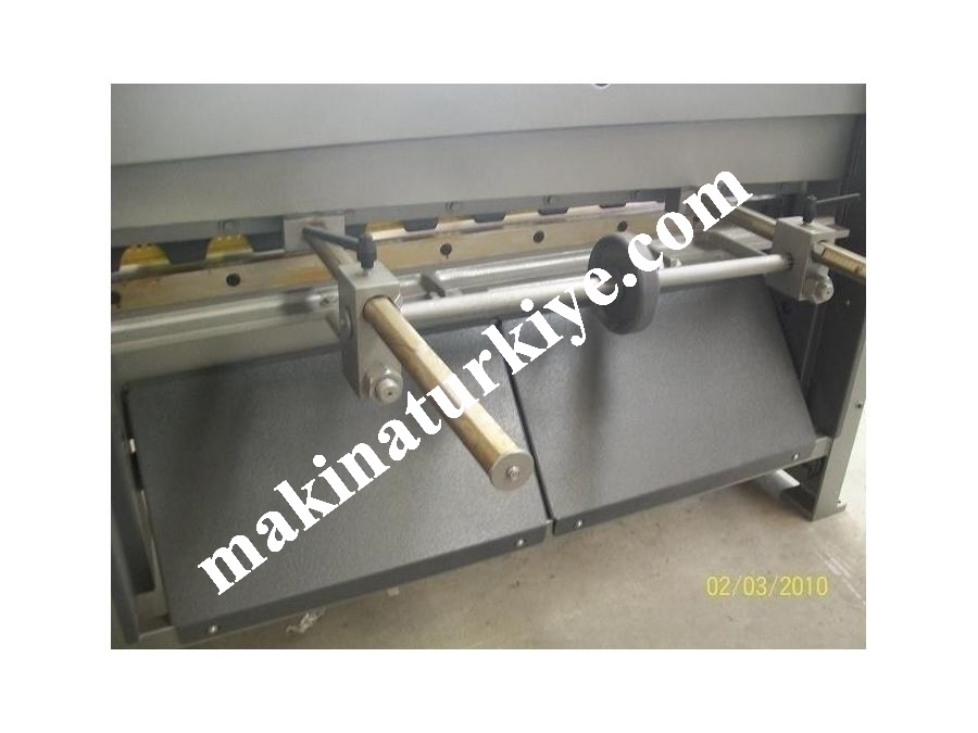 Redüktörlü Giyotin Makas 1550x3