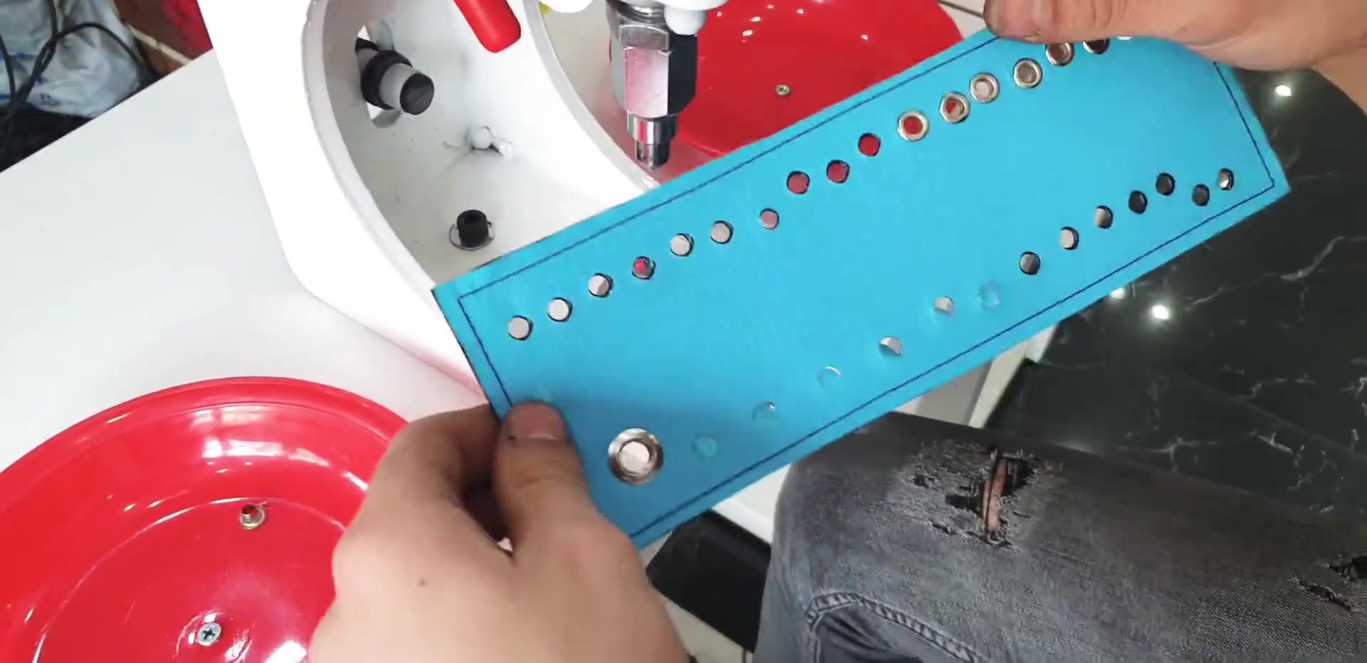 KM 400S ÇIT ÇIT KUŞGÖZÜ PERÇİN ÇAKMA MAKİNASI