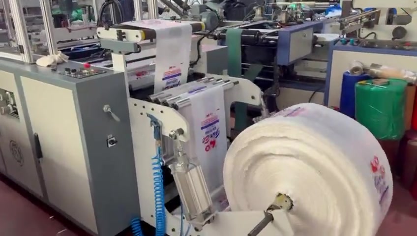250 Vuruş / Dakika Atlet Poşet Kesim Makinesi