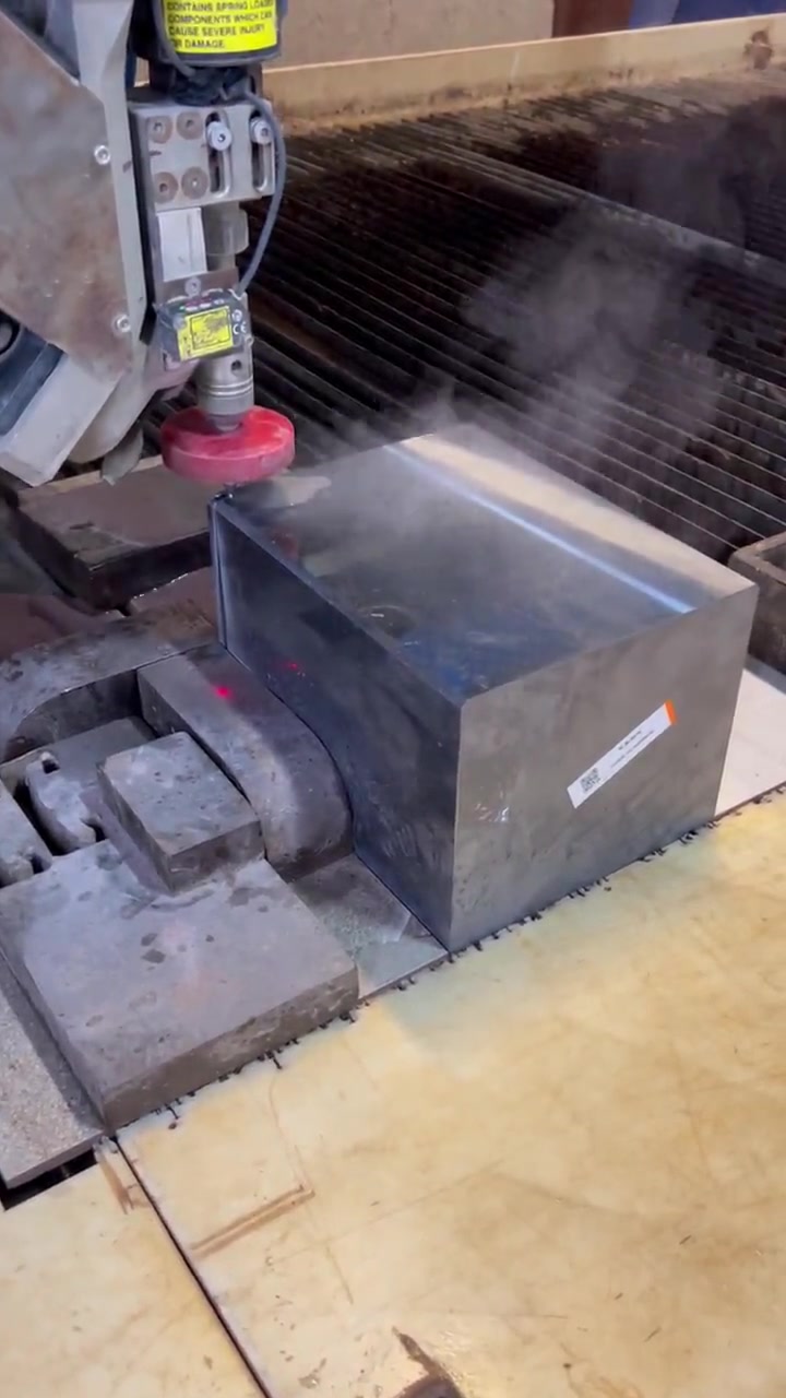 180 mm Güneş Paneli Camı Kesimi