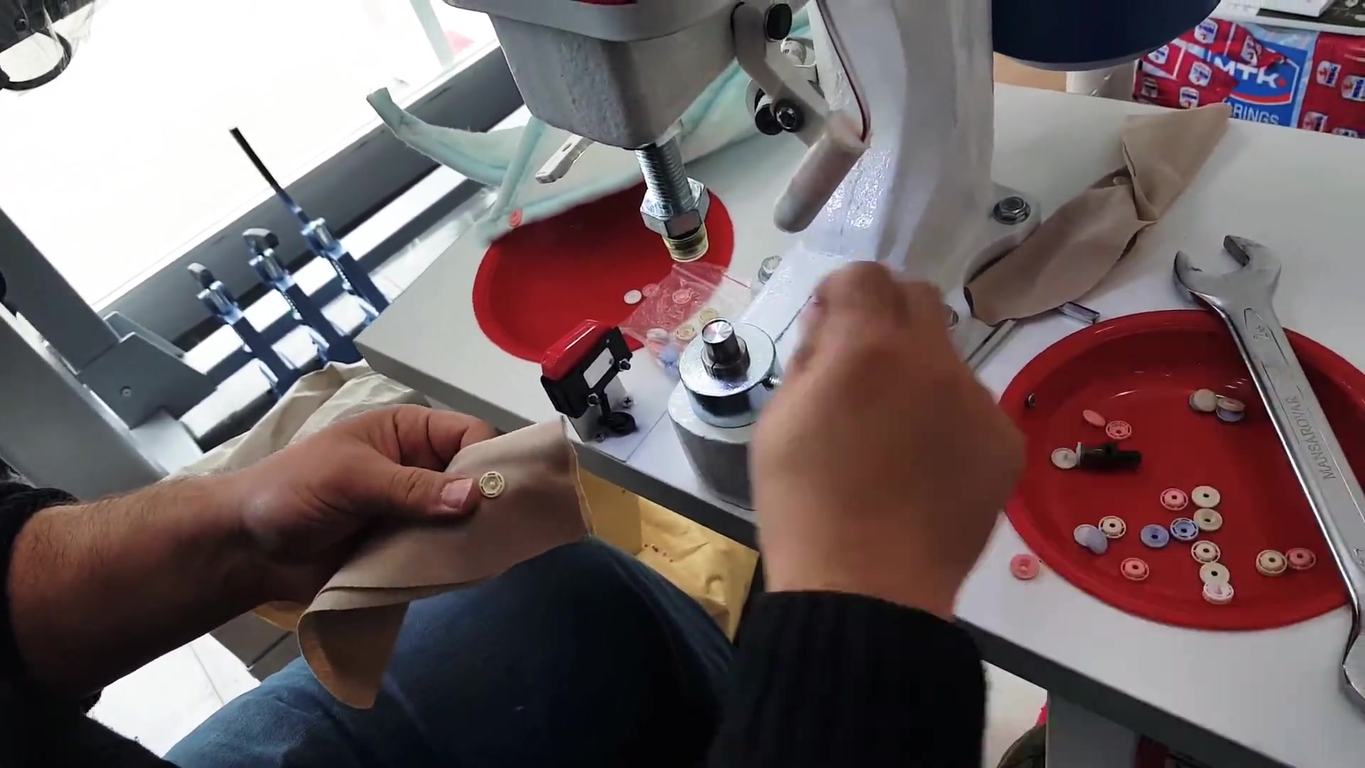 Motorlu Pres Çıt Çıt Makinesi 