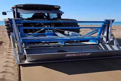 7500 m2 / Hour Tractor Behind Beach Cleaning Machine