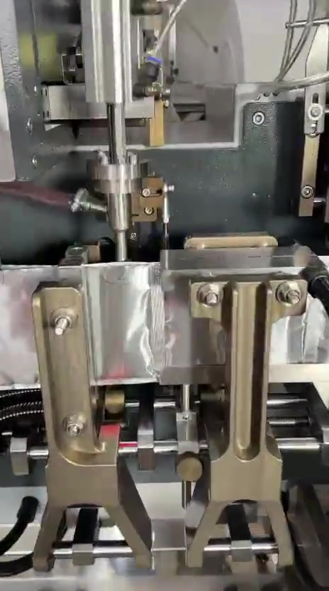 Otomatik Kolonyalı Mendil ve Sıvı Dolum Makinası