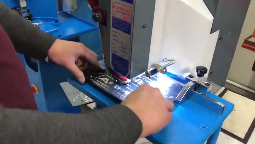 Otomatik Pullu Kuşgözü Çakma Makinası (2)