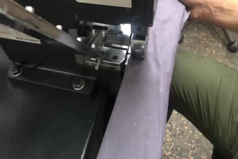 Otomatik Memeli Perçin Çakma Makinesi