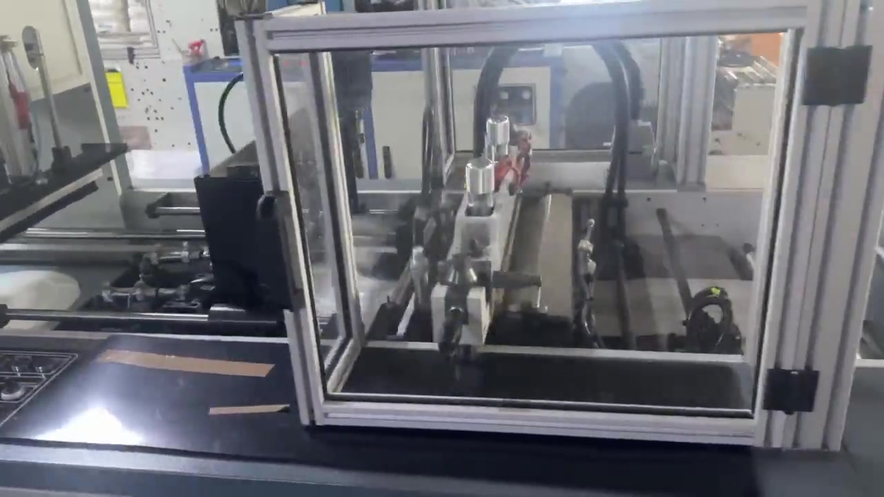 300 Vuruş / Dakika Atlet Poşet Kesim Makinesi