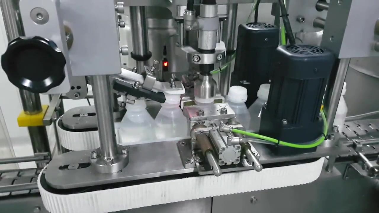 Otomatik Beslemeli Şişe Kapak Kapatma Sıkma Makinesi