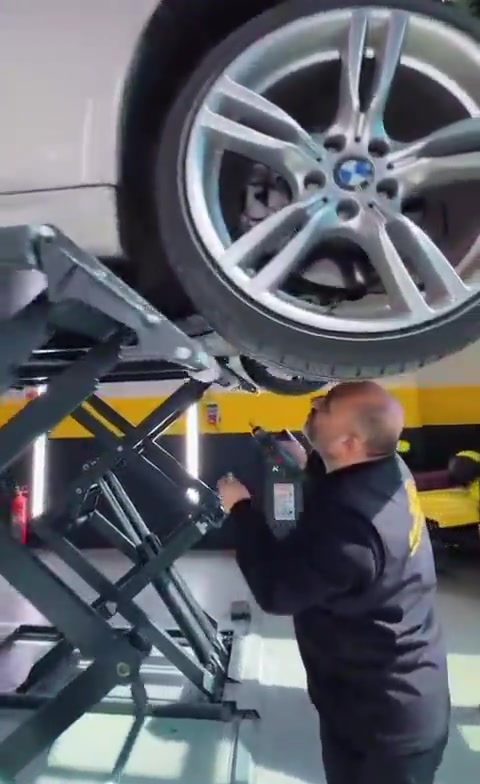 3.2 Ton Electrohydraulic Reception And Expertise Scissor Car Lift