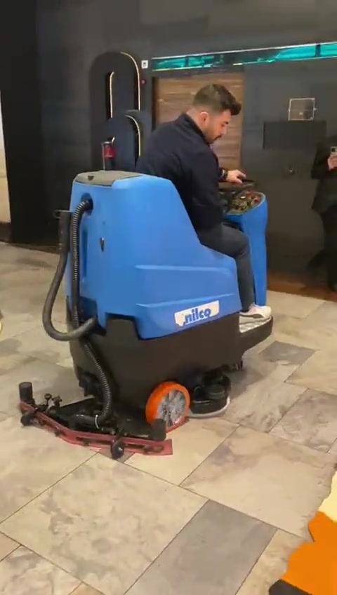 Binicili Temizlik Makinesi - Haftalık Kiralama