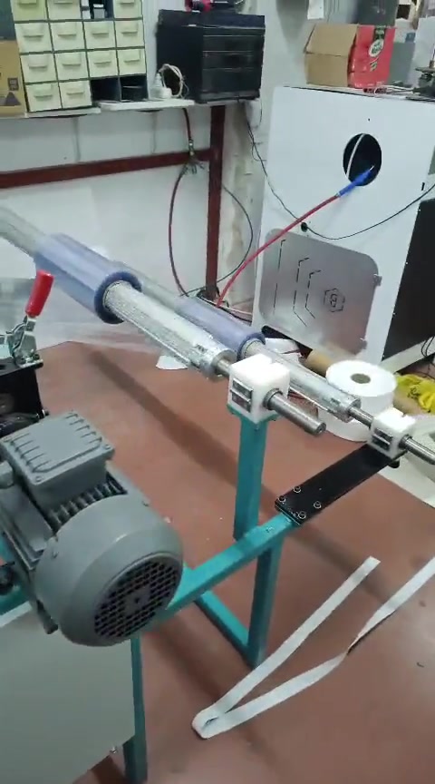 80'Lik Dolu Kasnaklı Otomatik Ağızlıklı Şerit Testere Makinası