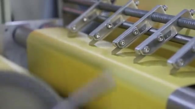 30 Metre / Dakika Boyuna Kağıt Kesim Makinası