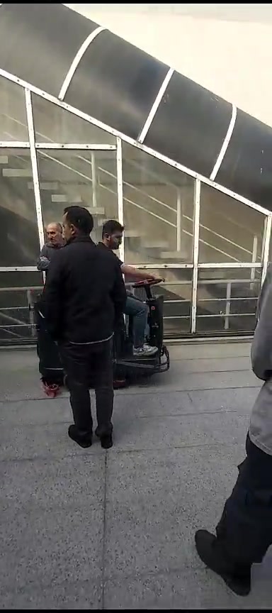 530 mm Çalışma Genişlikli Binicili Yer ve Zemin Yıkama Makinesi