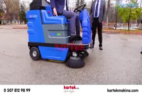 150 Litre Geniş Alan Akülü Yol Süpürme Aracı