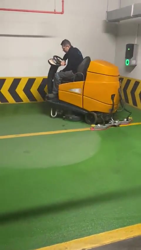 Taski Swıngo 4000 - Zemin Temizleme Otomatı 200 Litre!!