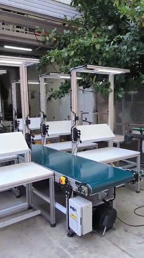 Üretim Ve Çalışma Masalı İmalat Konveyörü