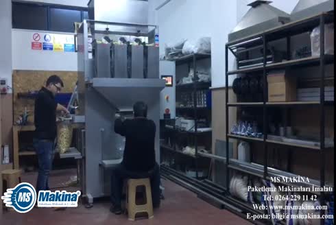 4 Kefeli Yarı Otomatik Dikey Paketleme Makinası 