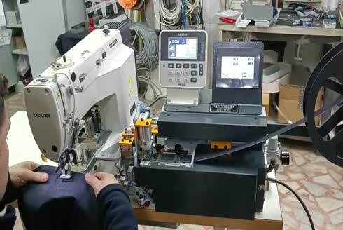 AG-012 Keçe Etiket Dikme Otomatı