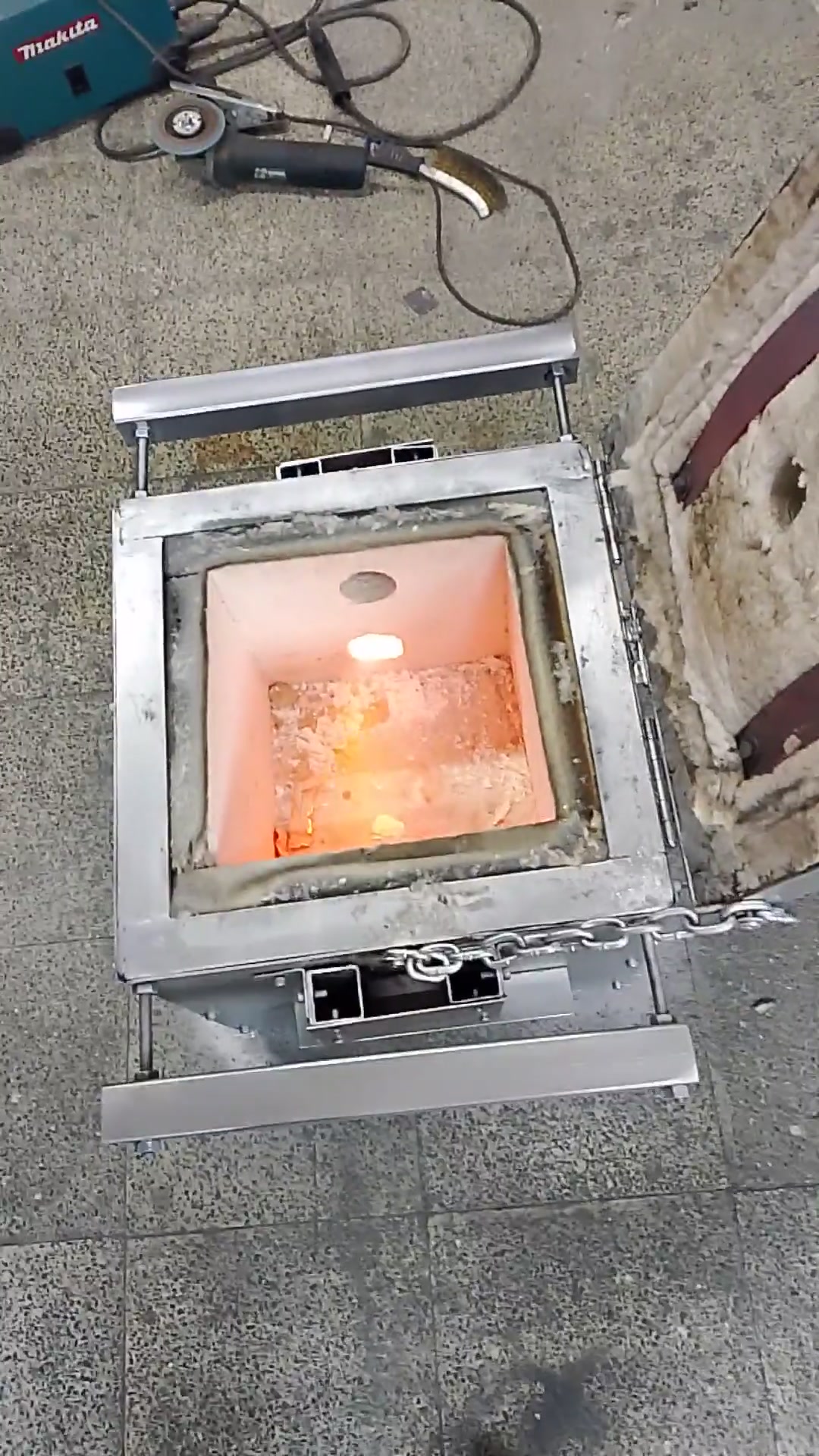 Metal ergitme ocağı 1300°C  Tanıtım Videosu