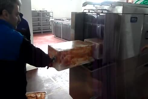 150 Adet / Saat Gıda Kasası Yıkama Makinası