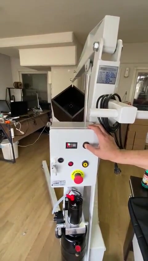 MOBİL ŞARJLI VİNÇ 1 TON