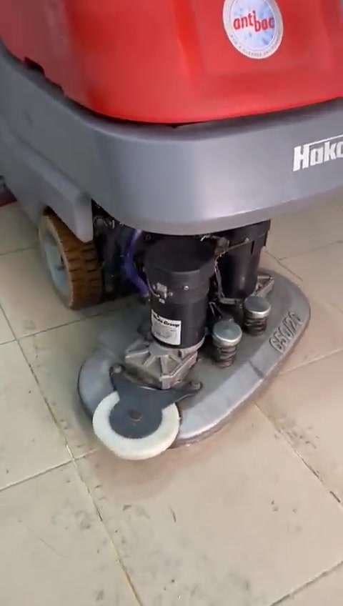 Has Makine'den - Hako B 70 Geniş Hacimli Endüstriyel Zemin Otomatı